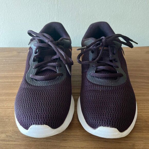 Nike Tanjun Sneakers in Plum with Rose Gold Swoosh, Size 8 - Picture 4 of 7
